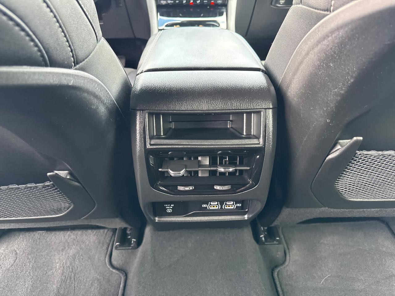 2024 Jeep Grand Cherokee Altitude Dartmouth MA