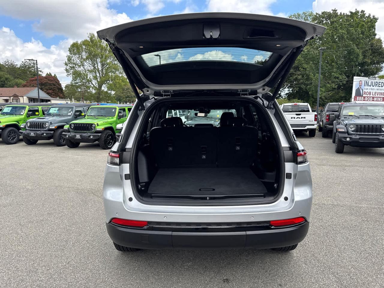 2024 Jeep Grand Cherokee Altitude Dartmouth MA