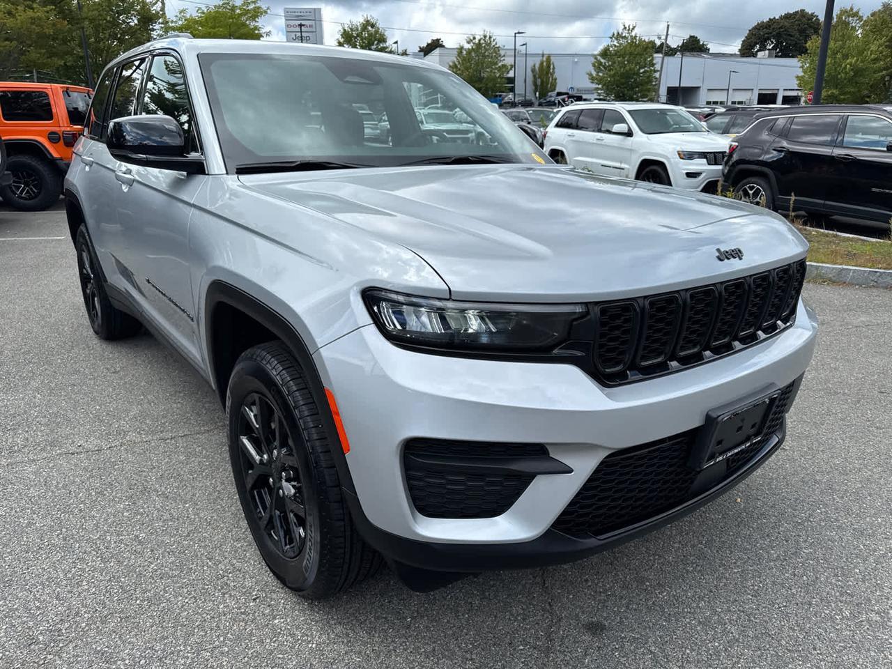 2024 Jeep Grand Cherokee Altitude Dartmouth MA
