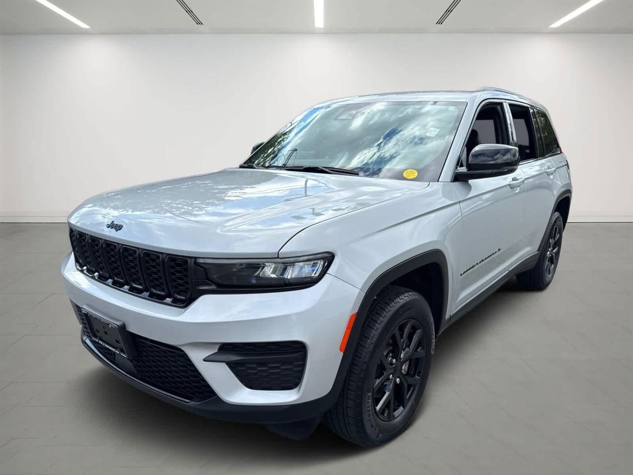 2024 Jeep Grand Cherokee Altitude Dartmouth MA