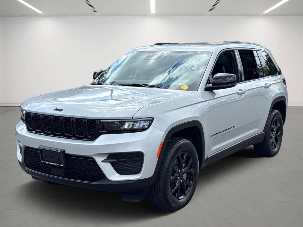 2024 Jeep Grand Cherokee Altitude Dartmouth MA