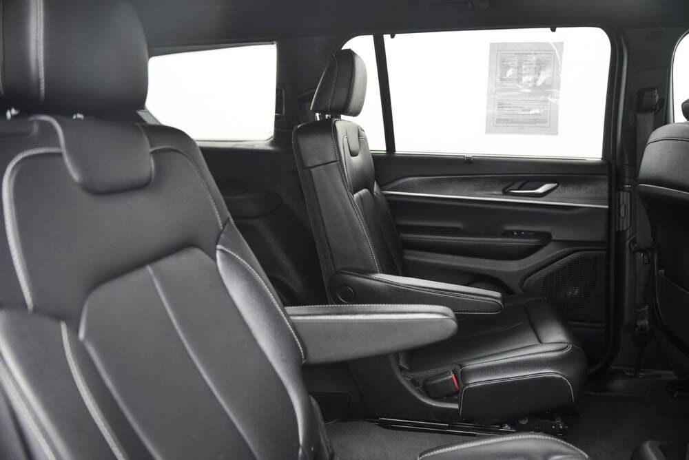 2024 Jeep Grand Cherokee L Altitude Akron OH