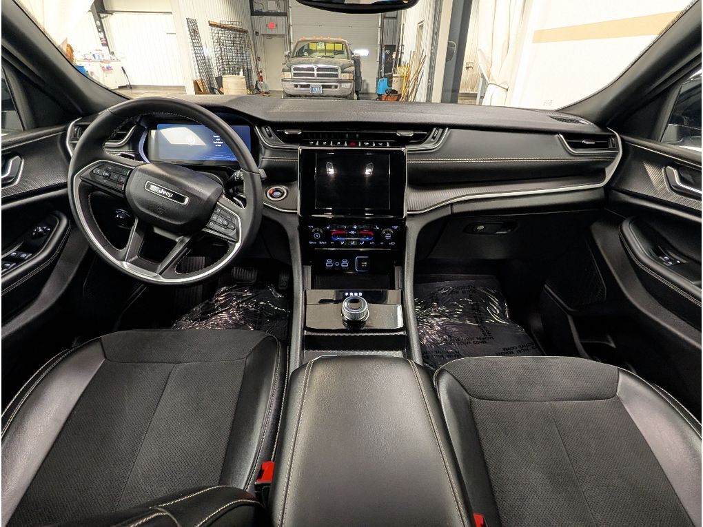 2024 Jeep Grand Cherokee L Altitude Bozeman MT