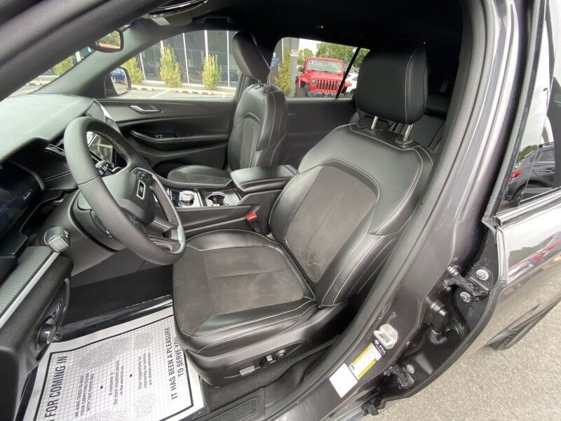 2024 Jeep Grand Cherokee L Altitude Springfield PA