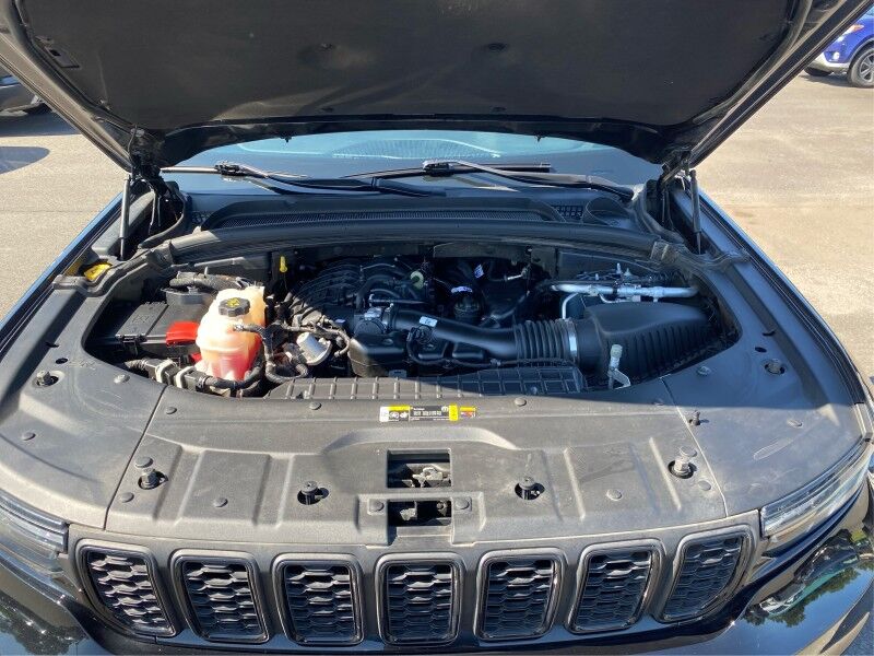 2024 Jeep Grand Cherokee L Altitude Springfield PA