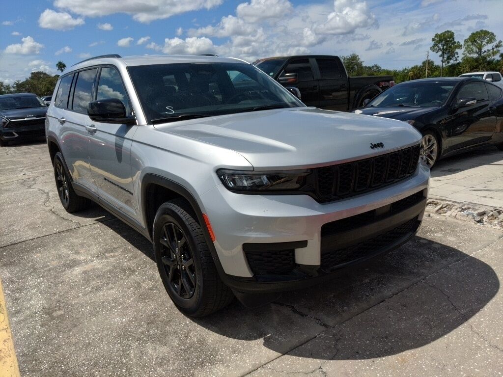 2024 Jeep Grand Cherokee L Altitude Oshkosh WI