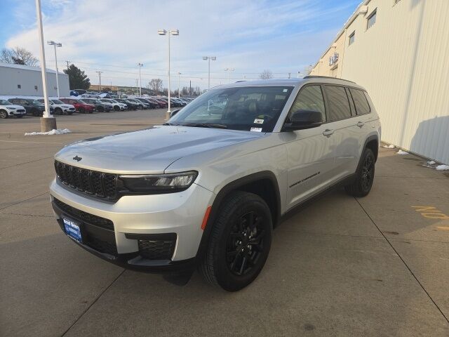 2024 Jeep Grand Cherokee L Altitude West Burlington IA