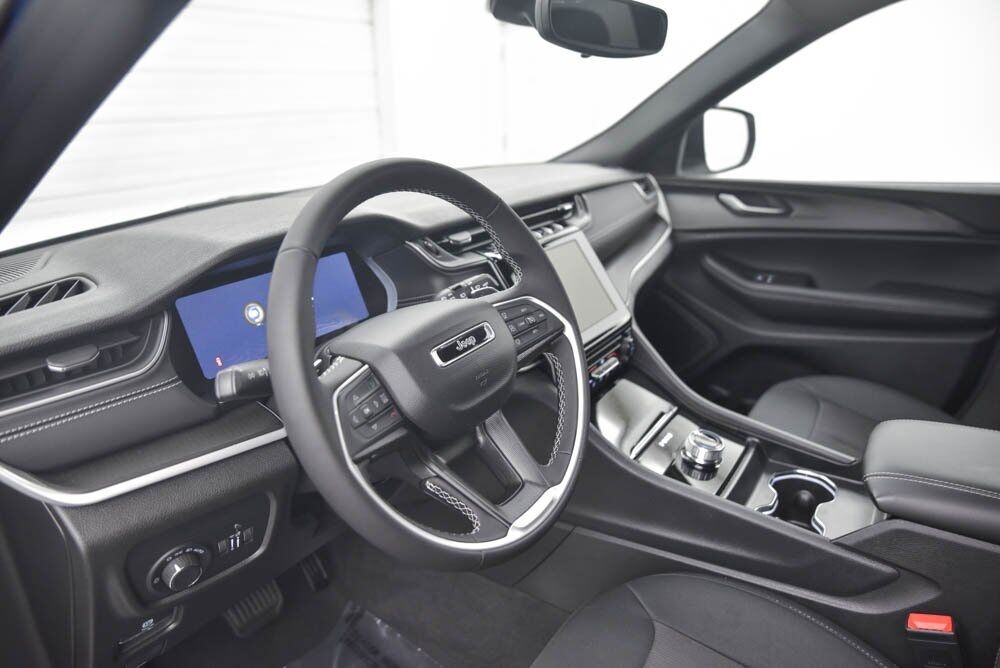 2024 Jeep Grand Cherokee L Laredo AKRON OH