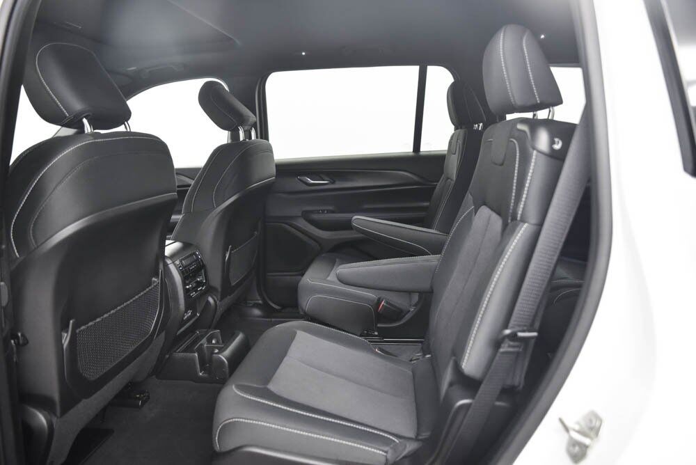 2024 Jeep Grand Cherokee L Laredo AKRON OH