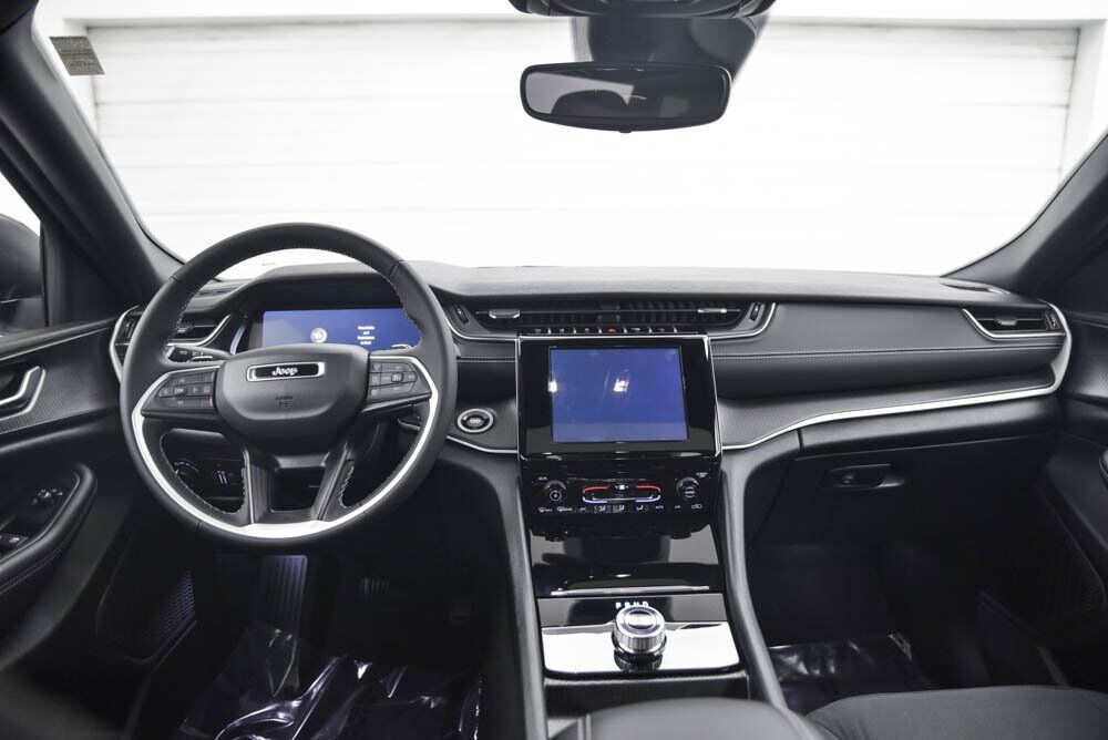 2024 Jeep Grand Cherokee L Laredo AKRON OH