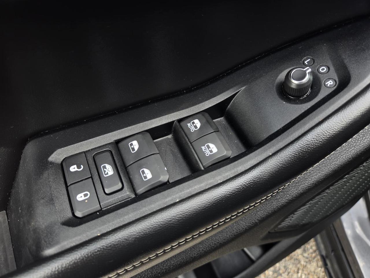 2024 Jeep Grand Cherokee L Laredo Beeville TX