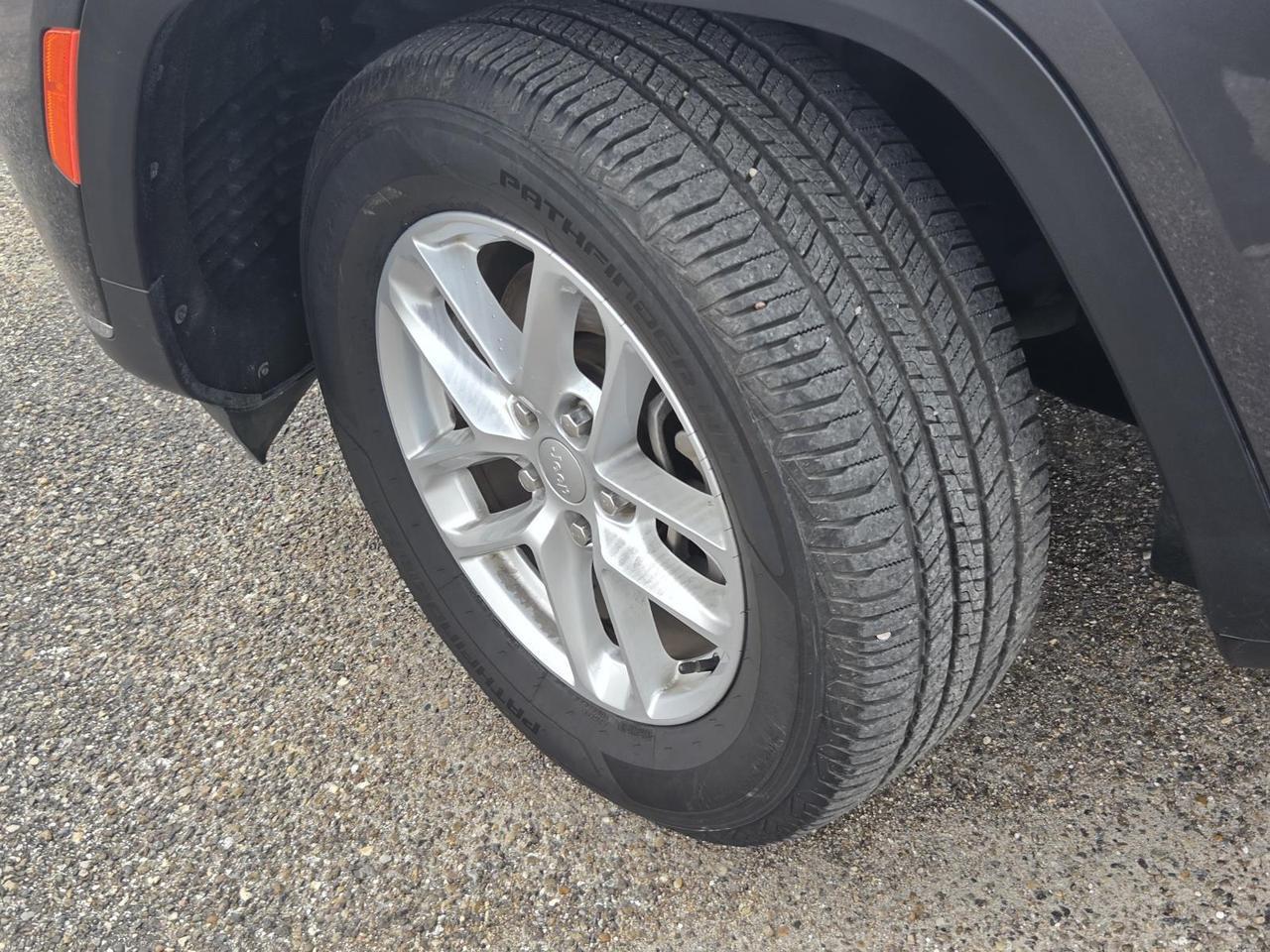 2024 Jeep Grand Cherokee L Laredo Beeville TX