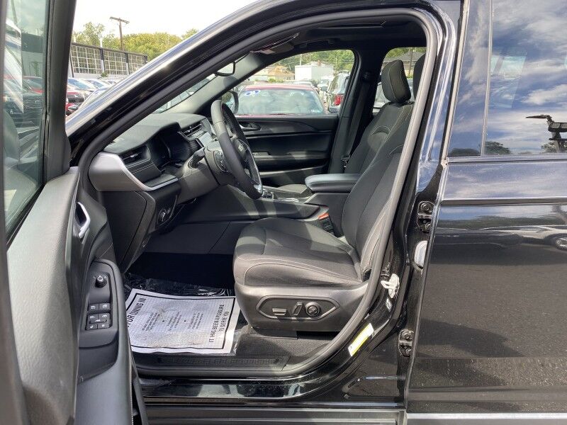 2024 Jeep Grand Cherokee L Laredo X Bristol  PA