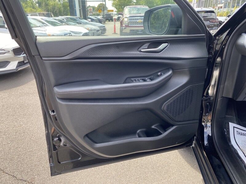 2024 Jeep Grand Cherokee L Laredo X Bristol  PA
