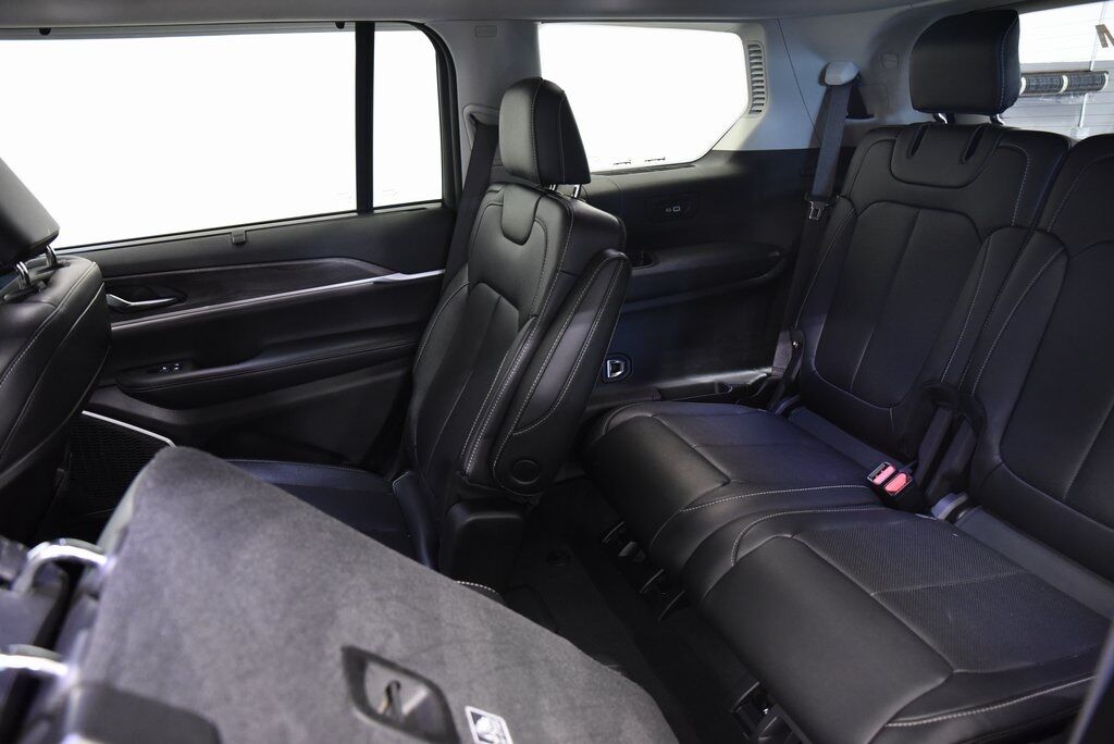 2024 Jeep Grand Cherokee L Limited Akron