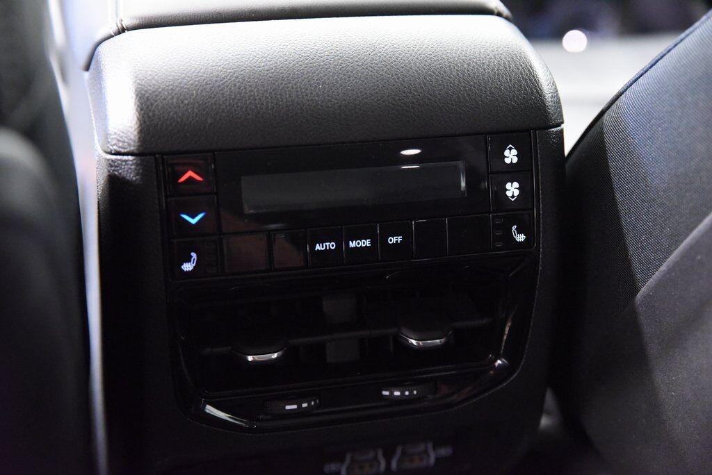 2024 Jeep Grand Cherokee L Limited Akron