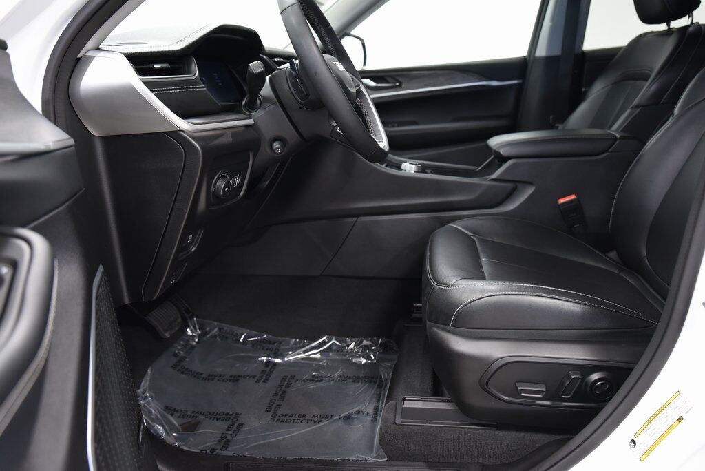 2024 Jeep Grand Cherokee L Limited Akron