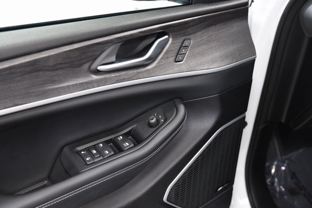 2024 Jeep Grand Cherokee L Limited Akron