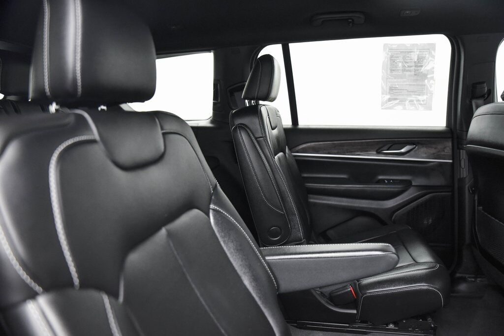 2024 Jeep Grand Cherokee L Limited AKRON OH