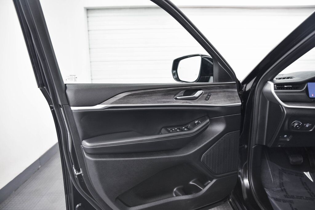 2024 Jeep Grand Cherokee L Limited AKRON OH