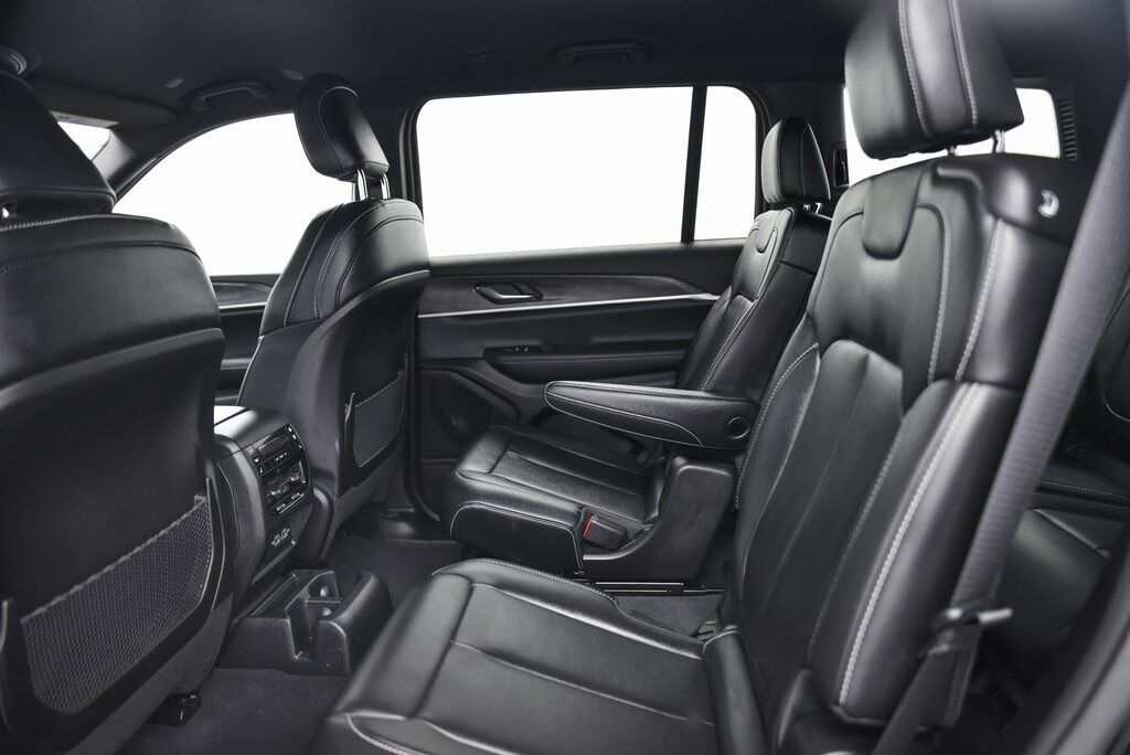 2024 Jeep Grand Cherokee L Limited AKRON OH