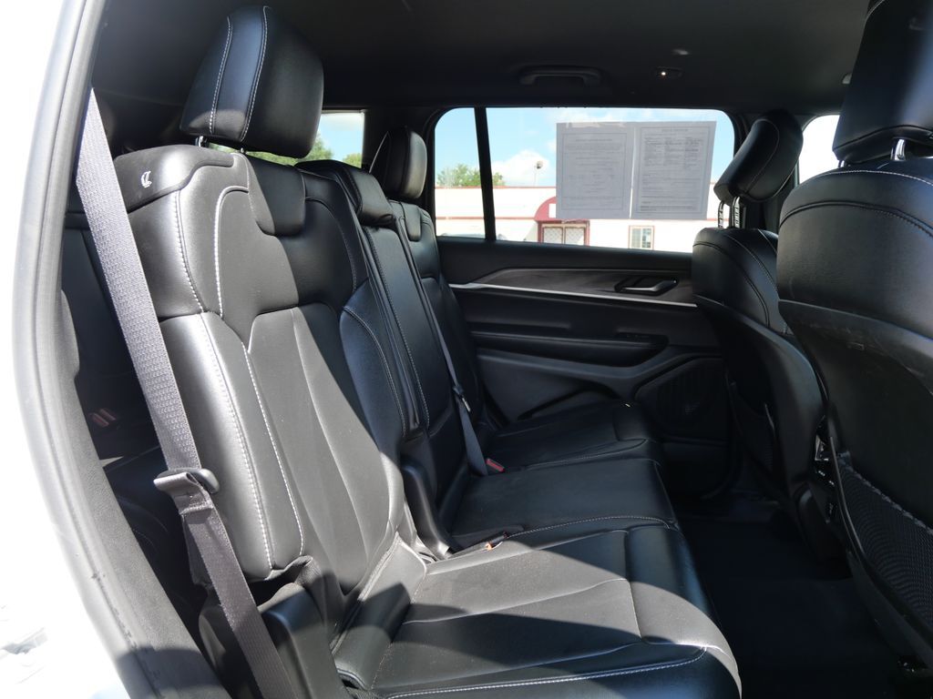 2024 Jeep Grand Cherokee L Limited Mt Pleasant MI
