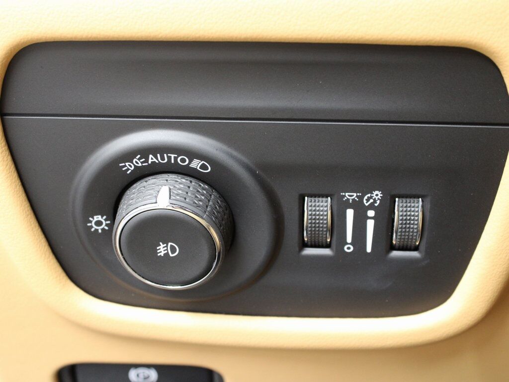 2024 Jeep Grand Cherokee L Summit 4WD 7 Passenger Fond du Lac WI