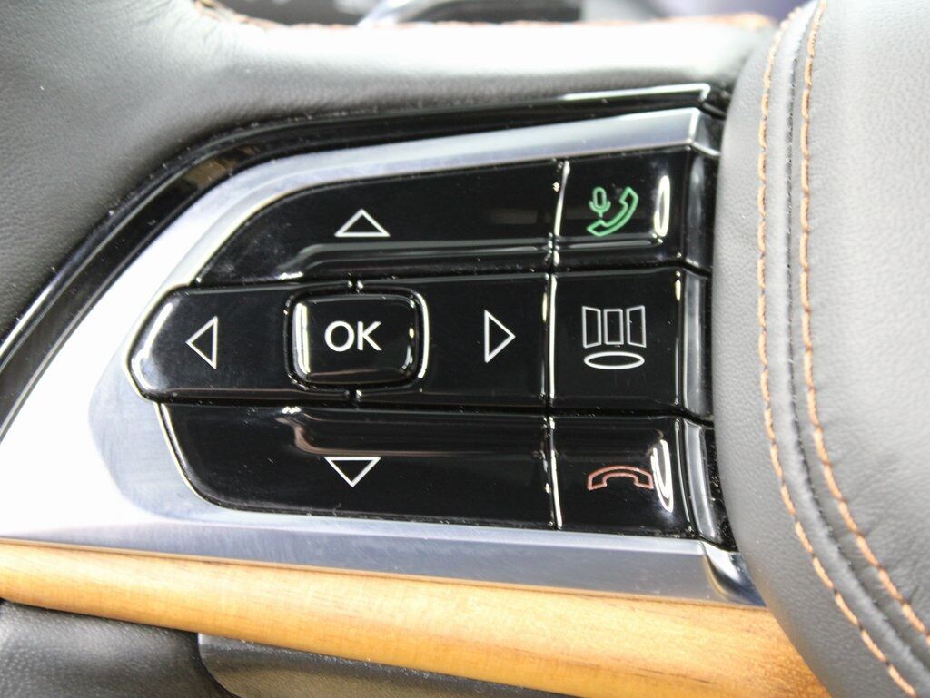 2024 Jeep Grand Cherokee L Summit 4WD 7 Passenger Fond du Lac WI