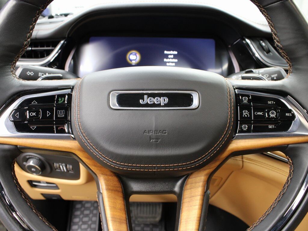2024 Jeep Grand Cherokee L Summit 4WD 7 Passenger Fond du Lac WI
