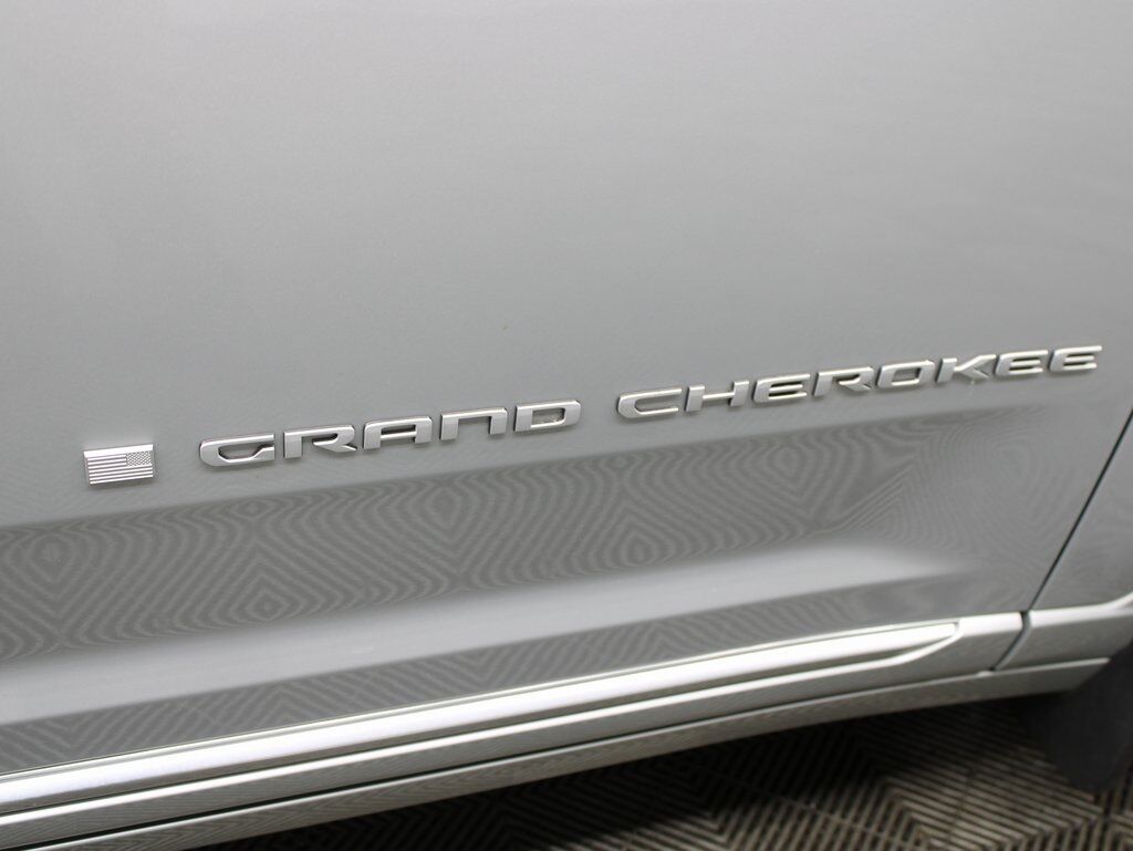 2024 Jeep Grand Cherokee L Summit 4WD 7 Passenger Fond du Lac WI