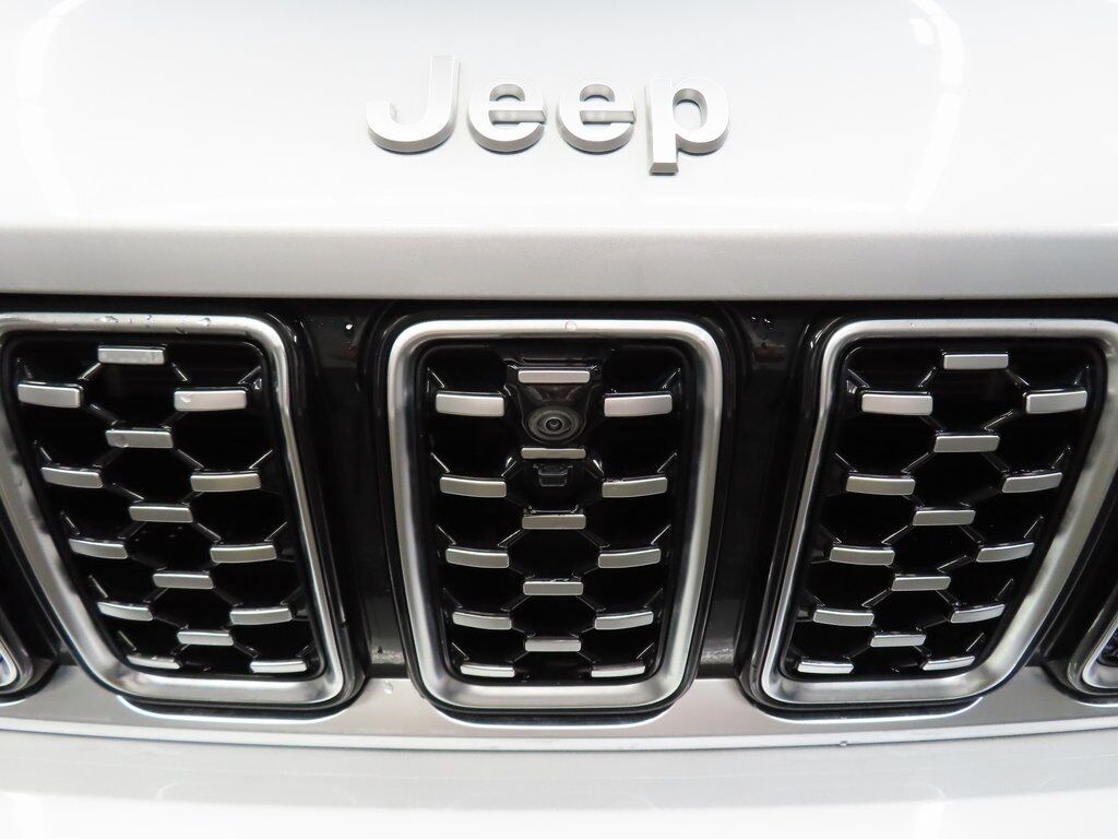 2024 Jeep Grand Cherokee L Summit 4WD Fond du Lac WI