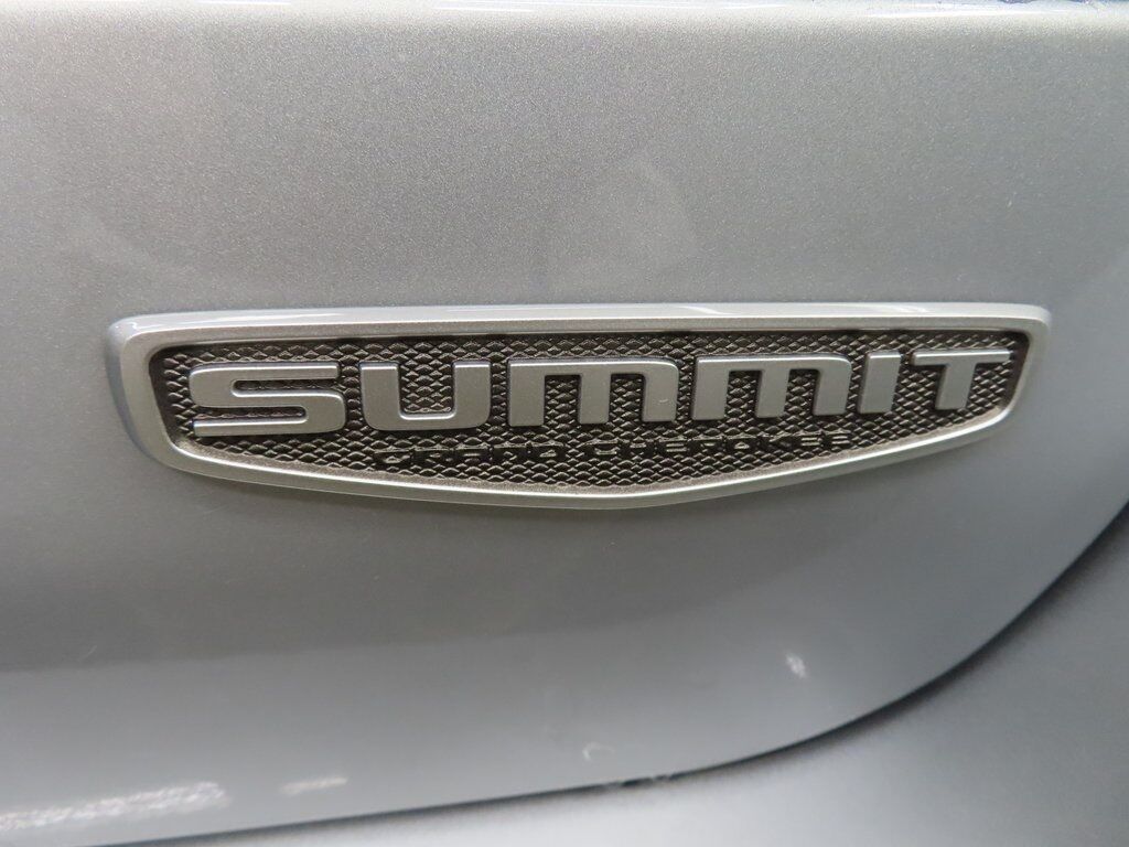 2024 Jeep Grand Cherokee L Summit 4WD Fond du Lac WI