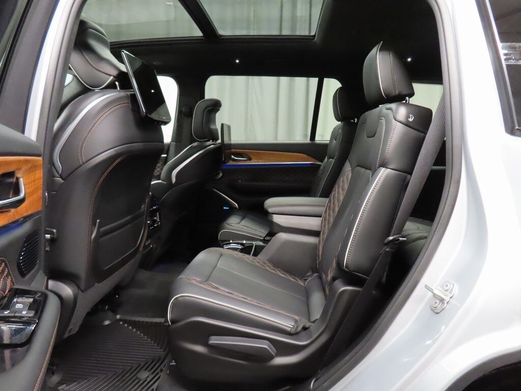 2024 Jeep Grand Cherokee L Summit 4WD Fond du Lac WI
