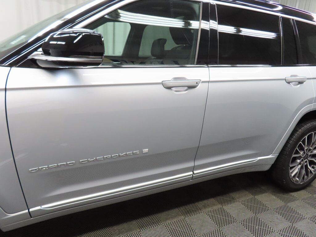 2024 Jeep Grand Cherokee L Summit 4WD Fond du Lac WI