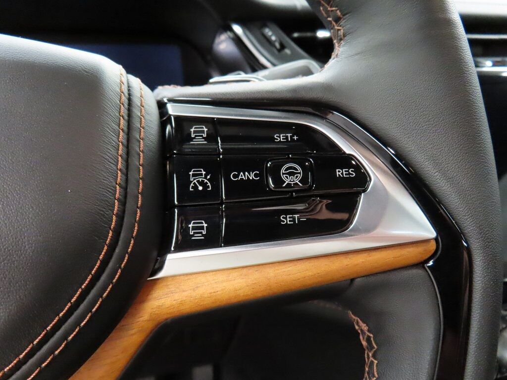 2024 Jeep Grand Cherokee L Summit 4WD Fond du Lac WI