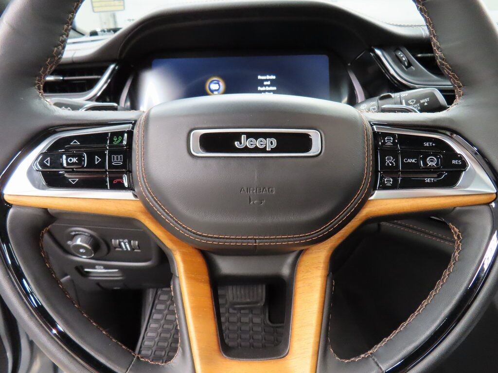 2024 Jeep Grand Cherokee L Summit 4WD Fond du Lac WI