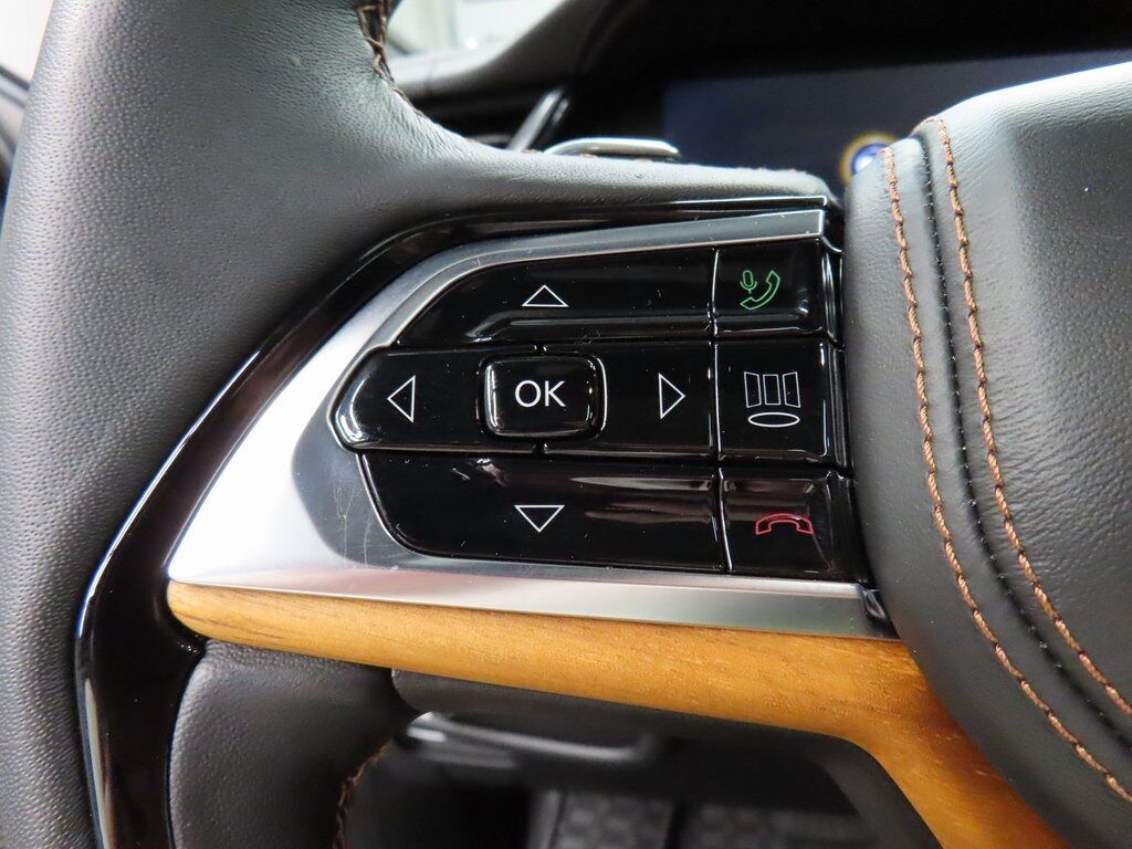 2024 Jeep Grand Cherokee L Summit 4WD Fond du Lac WI