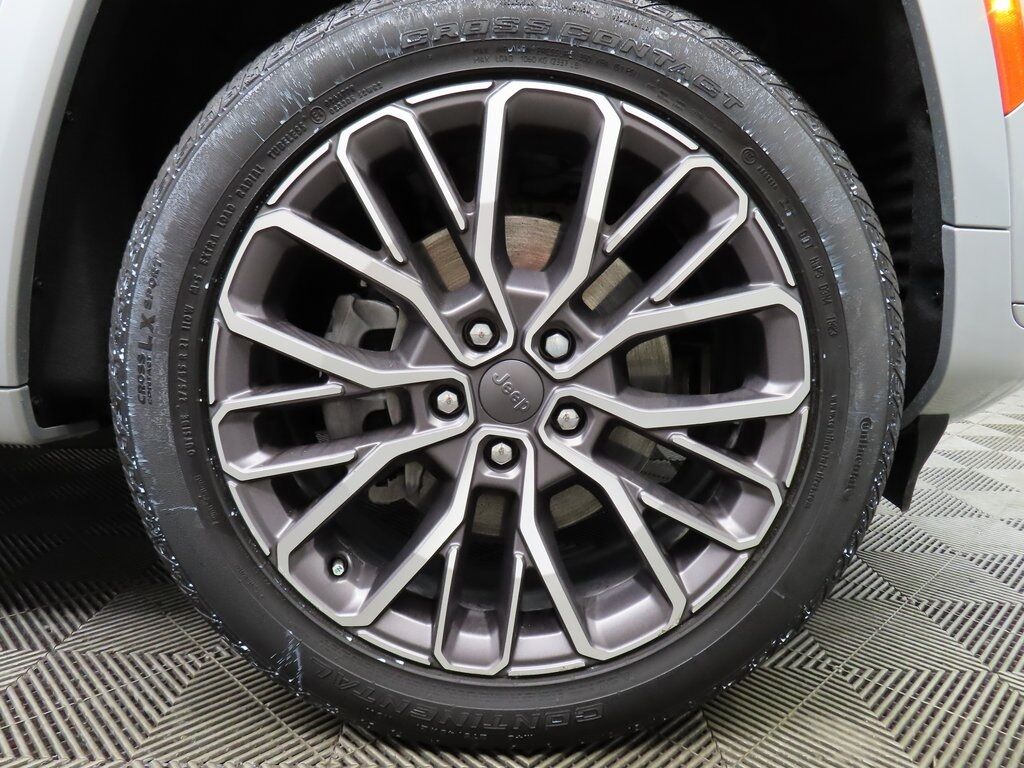 2024 Jeep Grand Cherokee L Summit 4WD Fond du Lac WI