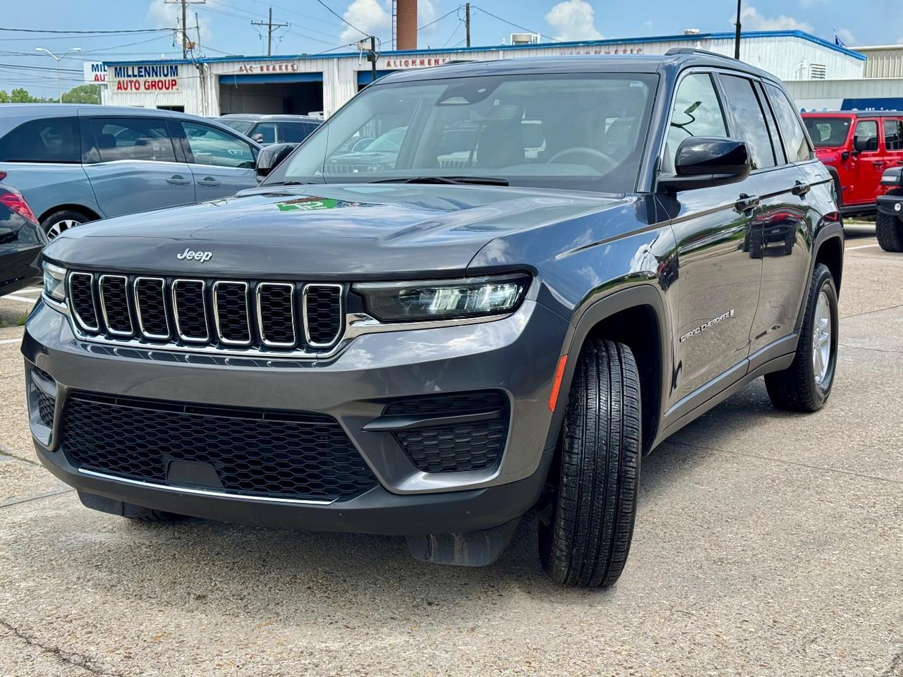 2024 Jeep Grand Cherokee Laredo 4x2