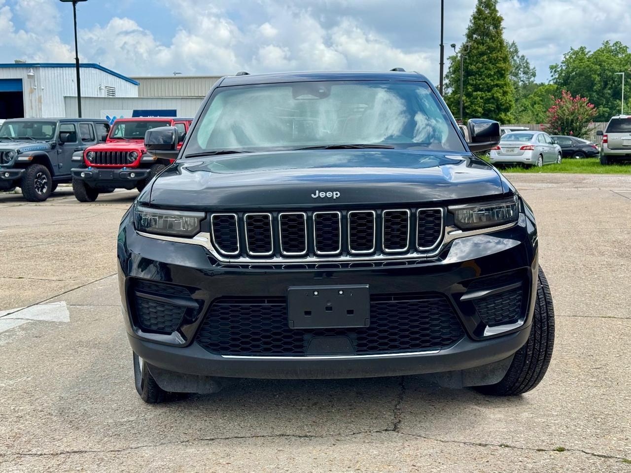 2024 Jeep Grand Cherokee Laredo 4x4