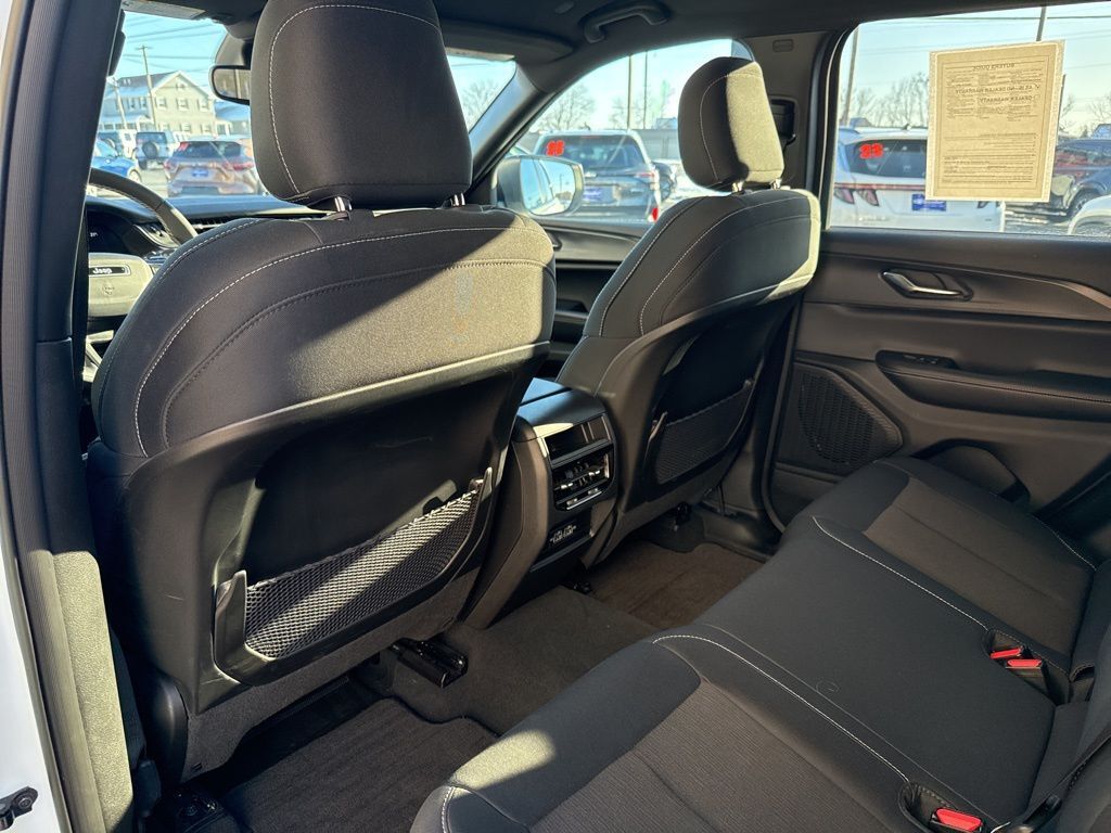 2024 Jeep Grand Cherokee Laredo Mount Joy PA