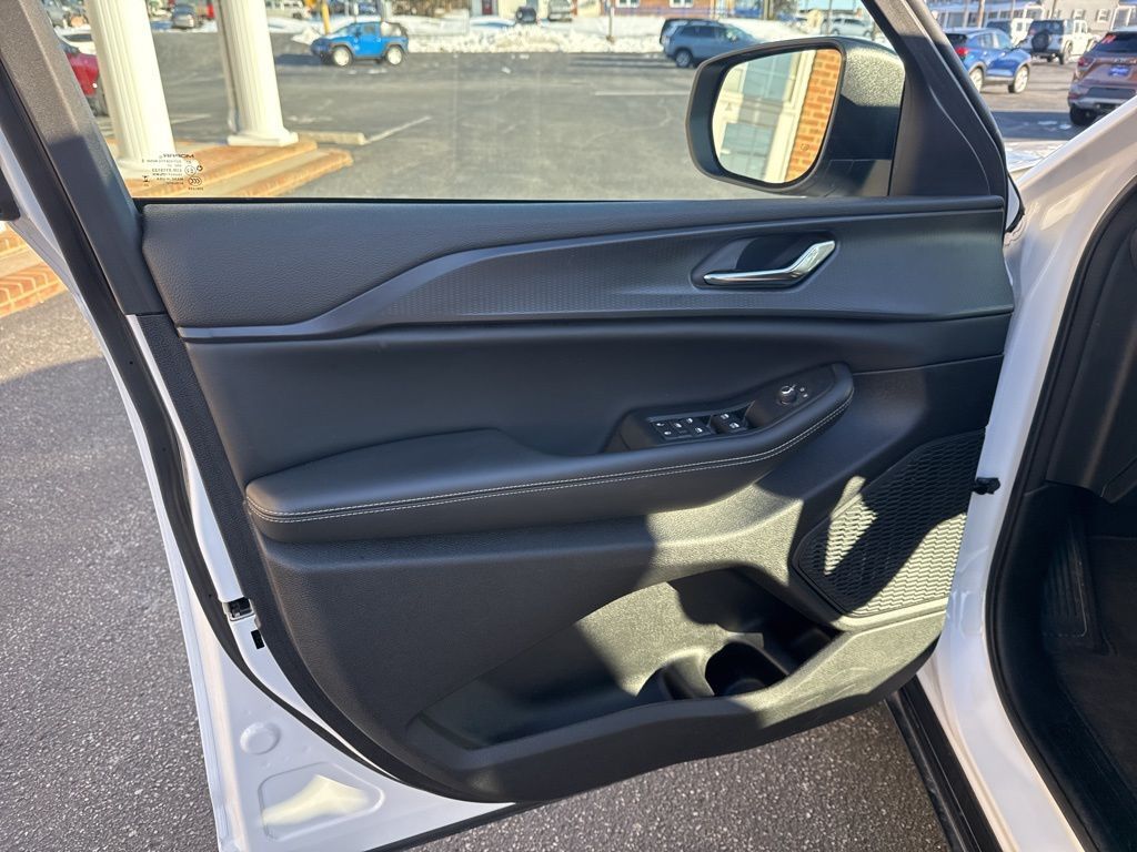 2024 Jeep Grand Cherokee Laredo Mount Joy PA