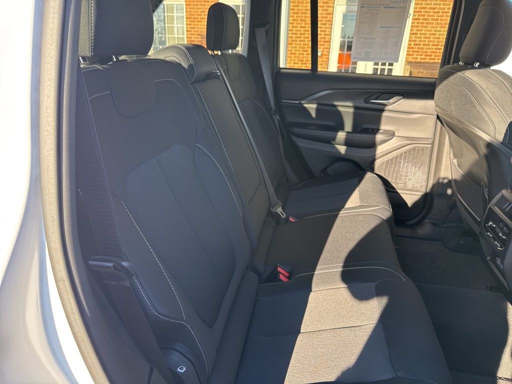 2024 Jeep Grand Cherokee Laredo Mount Joy PA