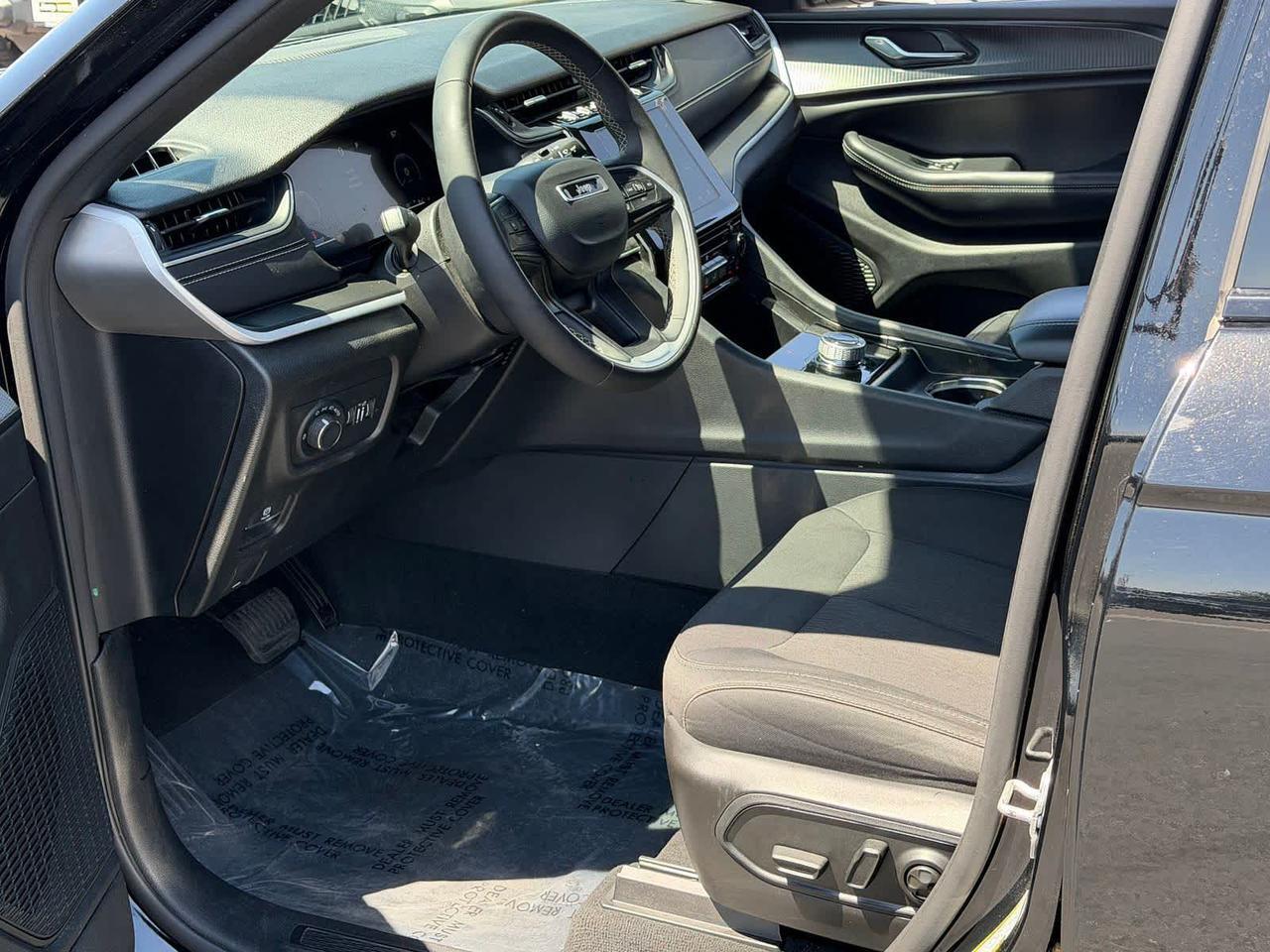2024 Jeep Grand Cherokee Laredo Irving TX