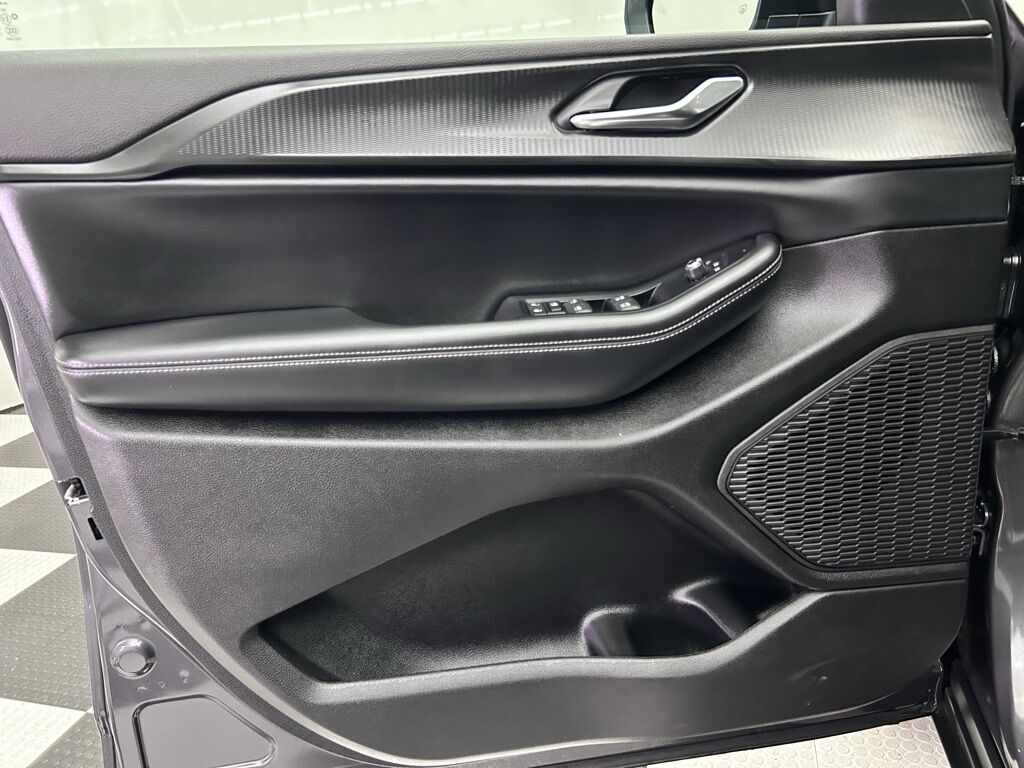 2024 Jeep Grand Cherokee Laredo Portland OR