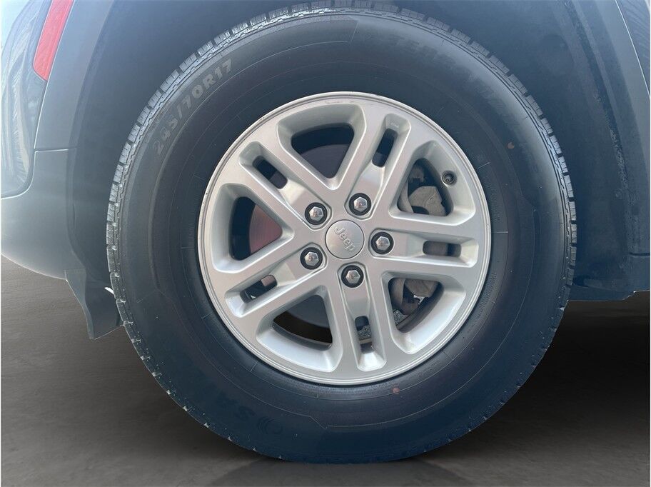 2024 Jeep Grand Cherokee Laredo Sport Utility 4D Port Orchard WA