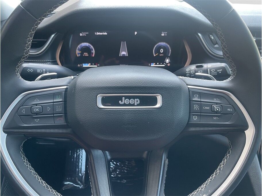 2024 Jeep Grand Cherokee Laredo Sport Utility 4D Port Orchard WA