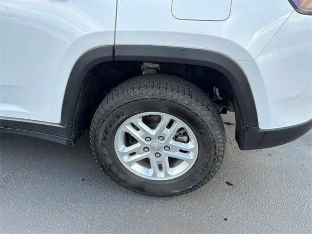 2024 Jeep Grand Cherokee Laredo Farmington MO