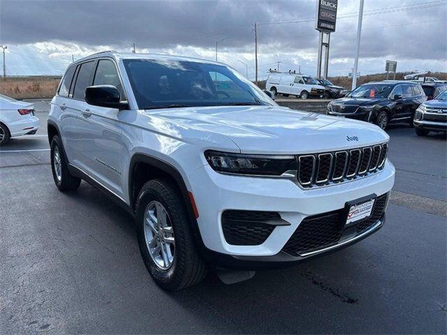 2024 Jeep Grand Cherokee Laredo Farmington MO