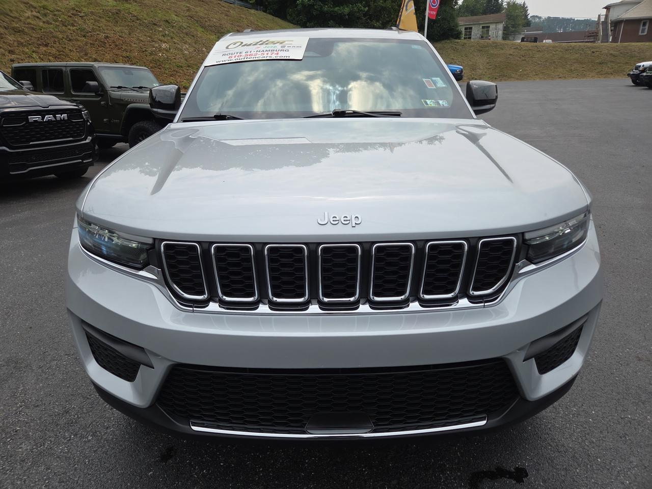 2024 Jeep Grand Cherokee Laredo X Hamburg PA